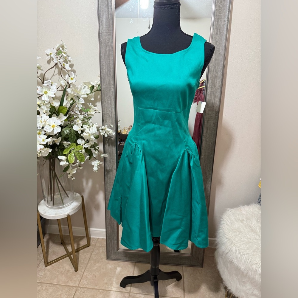 Elegant Teal Sleeveless Dress